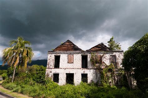 Old Haunted Houses Perfect for Halloween