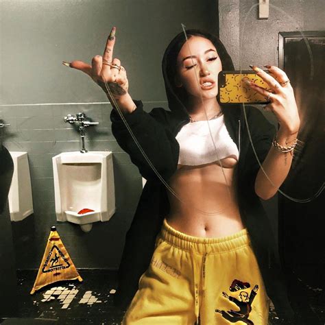 Noah Cyrus Pantless On Instagram To Show Off Her 'Kitten' - The Blast