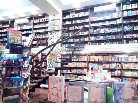 Livros Sobre Autismo Pdf Gratis - Banco de imagens : livraria, fazer compras, janela, Venda, Livros ...