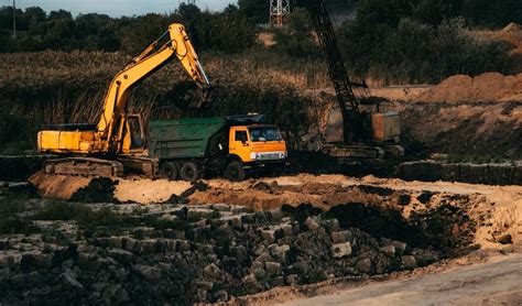 Trench Digger Definition Uses And Benefits Trenching And Tunneling