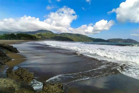 Pantai Bandealit Harga Tiket Masuk Spot Foto Terbaru 2023 Pantai