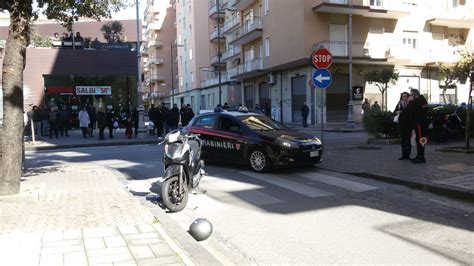 NON SI FERMANO ALL ALT DEI CARABINIERI BLOCCATI DOPO LUNGO