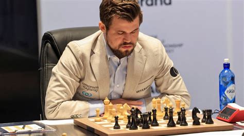 Magnus Carlsen Bei Der Schach WM Zum Geburtstag Gibt Es Ein Remis