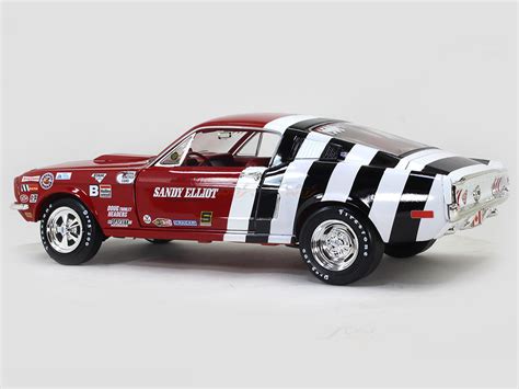 1968 Ford Mustang Fastback 1:18 AutoWorld diecast scale model car ...