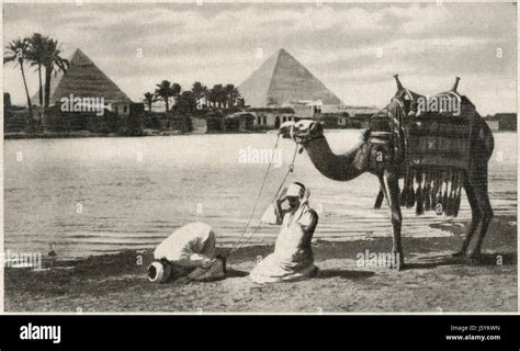 The nile river pyramids hi-res stock photography and images - Alamy