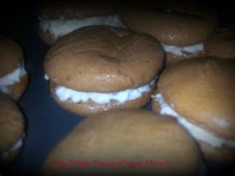 Macarons Choco Tonka Et Mousse De Lait Recette Par Les P Tits Trucs D