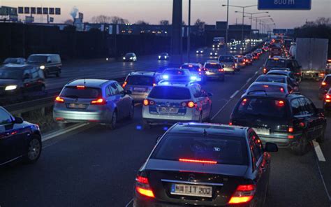 Verkehrsunfall Was Nun So Verh Lt Man Sich Laut Polizei Richtig