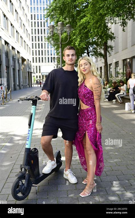 Can Kaplan Und Walentina Doronina Beim Mates Date Influencer Event Auf