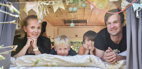 BILDSPEL Familjen gör 1 500 mil på sex kvadrat i ombyggd skåpbil Vi längtar Megafonen