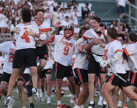mamaroneck ends  years  frustration wins section  class  boys