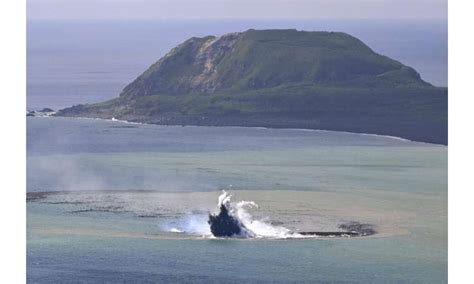 火山の噴火により日本沖に新たな島が誕生したが長くは続かないかもしれない