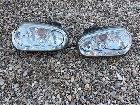 ляв и десен фар за фолксваген голф 4 VOLKSWAGEN GOLF 4 Фарове, Стопове ...