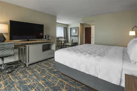 Holiday Inn Kingston Waterfront, an IHG Hotel Kingston, Ontario, CA ...