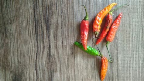 Piment O Vermelho Na Tabela De Madeira Imagem De Stock Imagem De