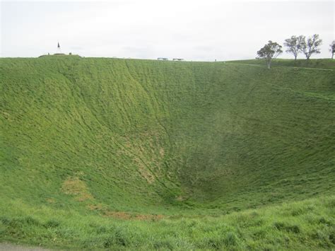 Arob's Australian Adventures: Mt. Eden Volcano