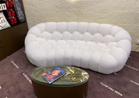 Así es Nude Project por dentro la tienda que acumula colas diarias en barcelona