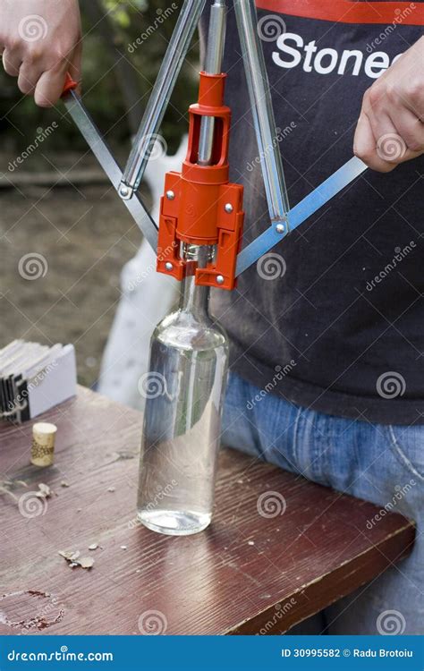 Mise En Bouteilles De Bouteilles Photo Stock Image Du Bouteille