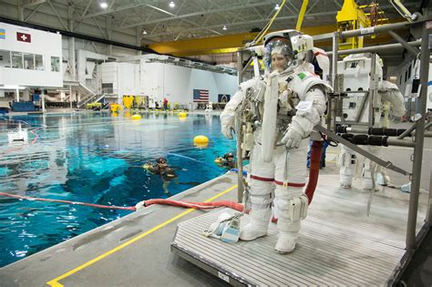 ESA - Spacewalk training