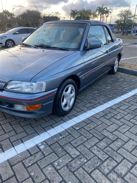 Escort XR3 Conversivel A Estação Raridades reúne Carros antigos de