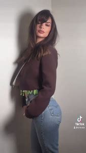 Emily Ratajkowski Nude Celebrities Forum FamousBoard Page