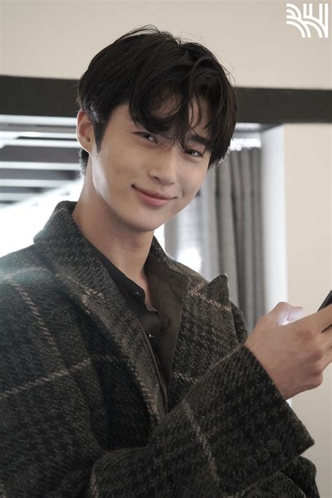 Actor Byeon Woo Seok Flaunts His Appealing Visuals And Mesmerizing