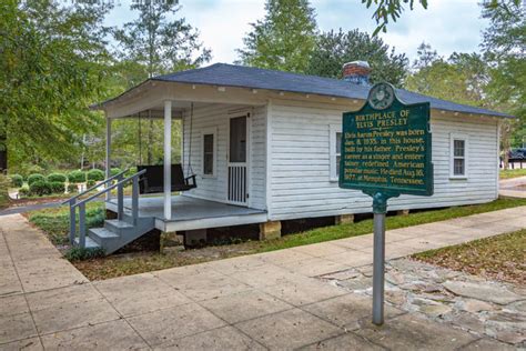 elvis presley's net worth when he died