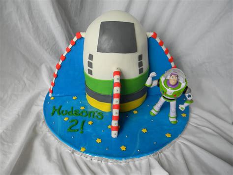 Jesicakes: Buzz Lightyear Spaceship Cake!