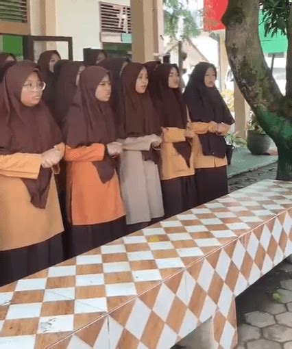 HUT Guru Ke 77 MAS Ulumul Quran Siswa Jadi Pembina Upacara Dan Lomba