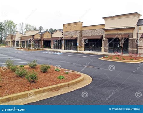 Empty strip mall stock photo. Image of architecture, door - 19505290