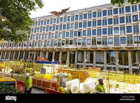 Old Vacated Us Embassy In Grosvenor Square London Embassy Of The