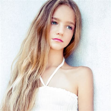Premium Photo | Portrait of a beautiful teen girl