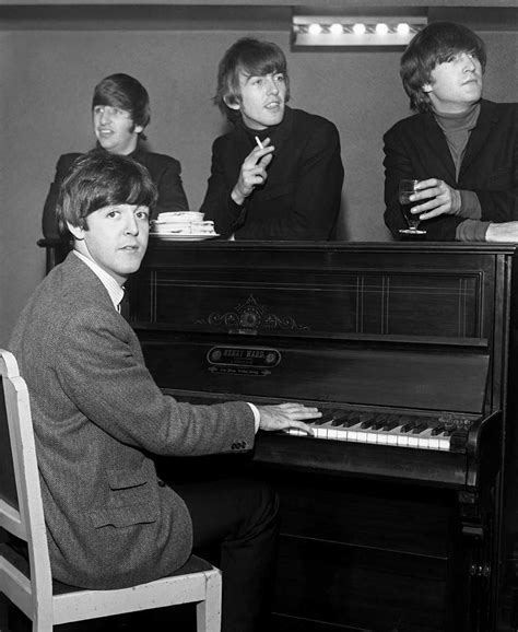 The Beatles - Piano Time - The Beatles On Piano Photo (44491270) - Fanpop