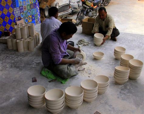 Jaipur Blue Pottery A Turbulent Tale Of A No Clay Pottery