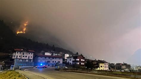 Incendi Zaia Dichiara Stato Di Crisi Su Area Longarone Radio