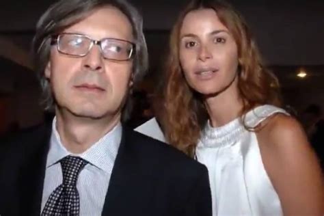 Chi è Sabrina Colle La Fidanzata Di Vittorio Sgarbi La Sua Difesa