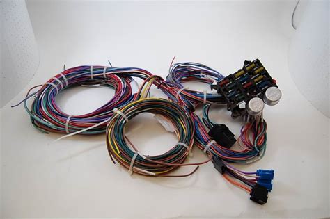 20 Circuit Universal Wiring Harness Kit