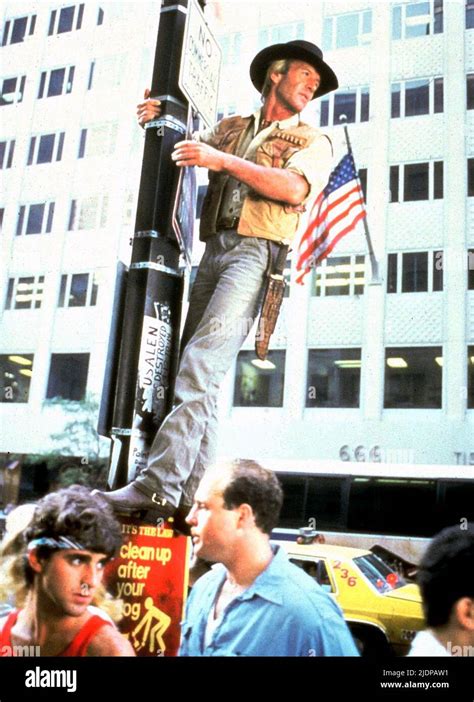 PAUL HOGAN, CROCODILE DUNDEE, 1986 Stock Photo - Alamy