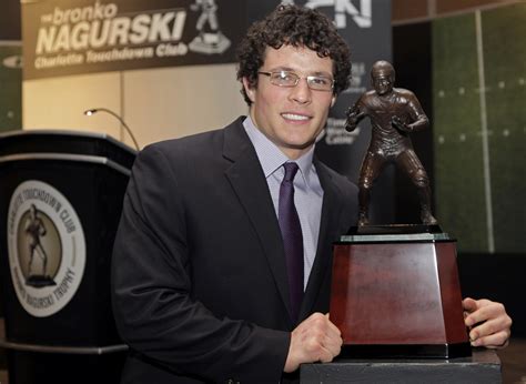 Bcs Luke Kuechly Wins Bronko Nagurski Trophy The Boston Globe