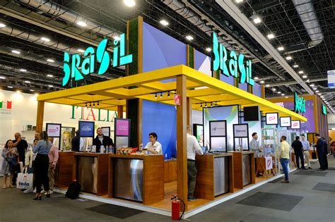 Piso de Exposición Expo ANTAD Líder en Negocios Retail y HoReCa en