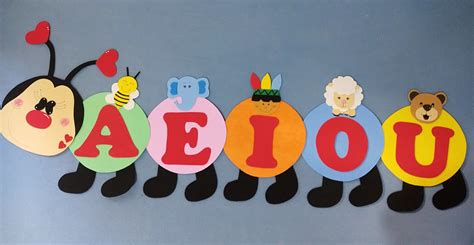 Centopeia Das Vogais - Centopeia das vogais | Artesanato educacional, Sala de aula infantil ...