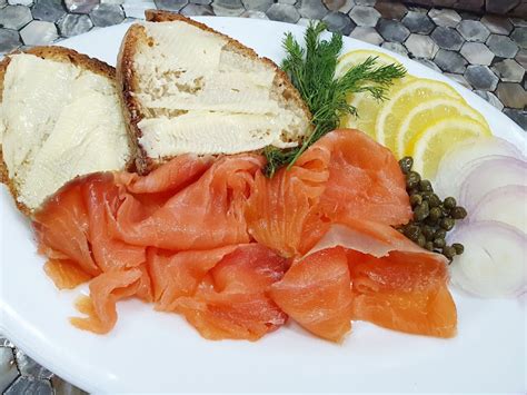 Maryam S Culinary Wonders 1563 Single Serve Smoked Salmon Plate