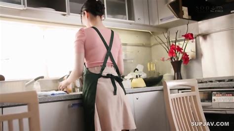 A Beautiful Wife Who Runs A Vacation Rental Is Provoked By A Guest And Has Ntr Sex I Got