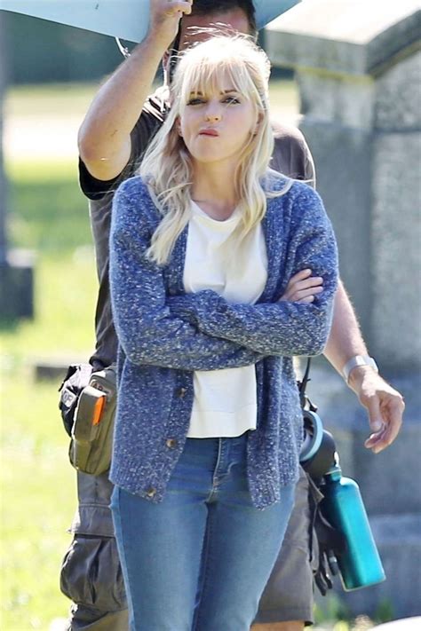Is This The Most Revealing Anna Faris Photo Yet?