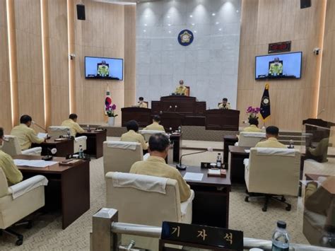 예산군의회 민간위탁 ‘공개모집 Vs 재위탁 놓고 집행부와 설전 파이낸셜뉴스