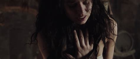 Naked Twinnie Lee Moore In Ironclad Battle For Blood