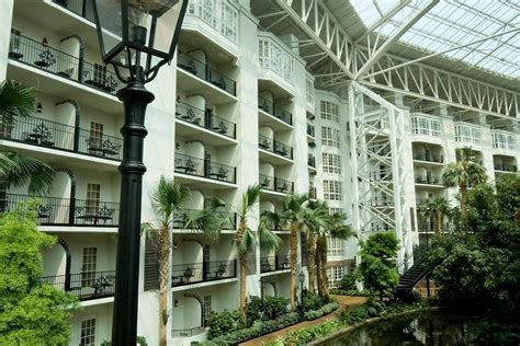 The Ghosts of the Gaylord Opryland Resort in Nashville | Haunted Opryland