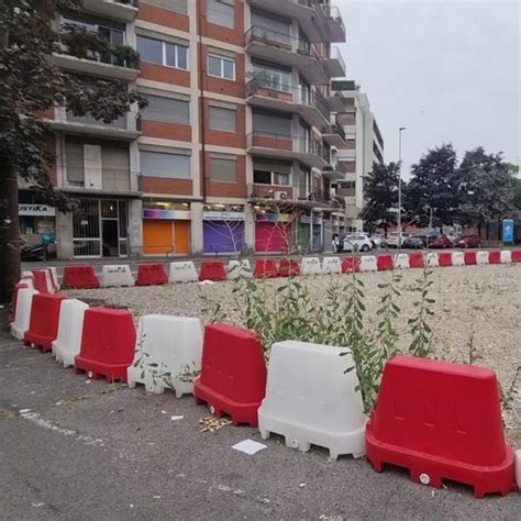 Gare Deserte Lallarme Dei Costruttori Costi Alle Stelle E