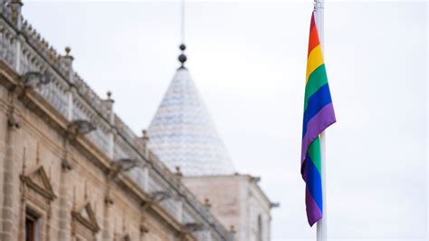 Pp Y Vox Marcan El Paso Del Boicot Al Orgullo Lgtbi De Retirar La