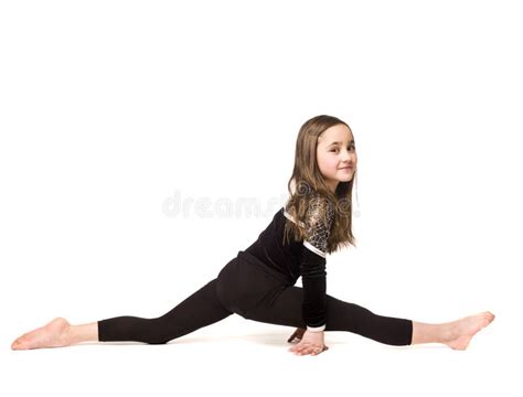 Jeune Fille Faisant La Gymnastique Image stock Image du blonde étage