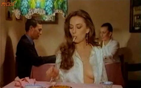 Naked Maria Rosaria Omaggio In Culo E Camicia